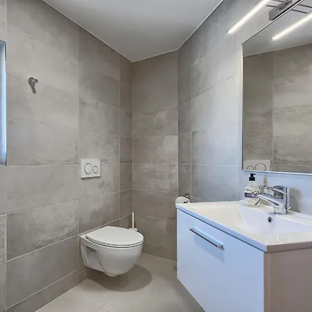 La Mer-2 By Interhome شقة